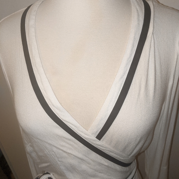 F21 wrap around top - Picture 3 of 9